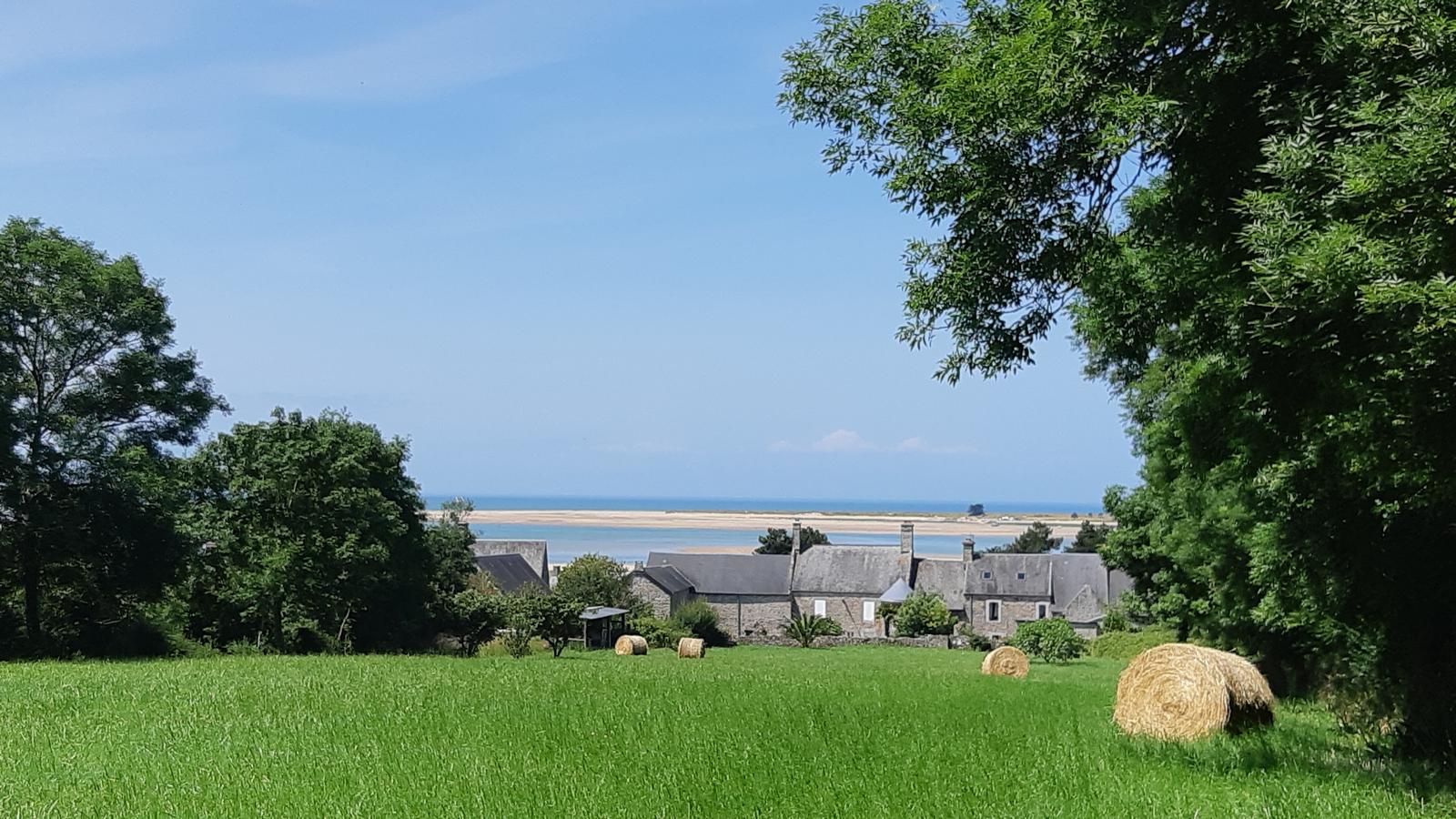 Panorama sur le port de Regnéville